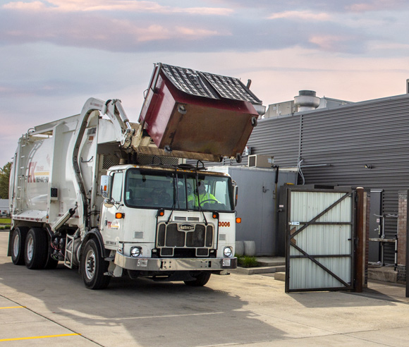COmmercial-Garbage-Service-weekly-Trash-Kans